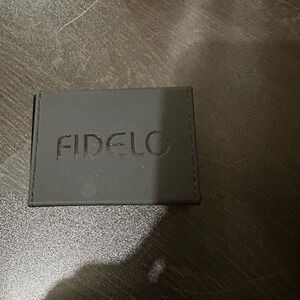 NWT - Fidelo Men’s Minimalist Wallet